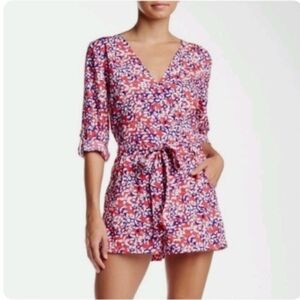 Yumi Kim Liz floral pink blue v neck belted romper sz Xs